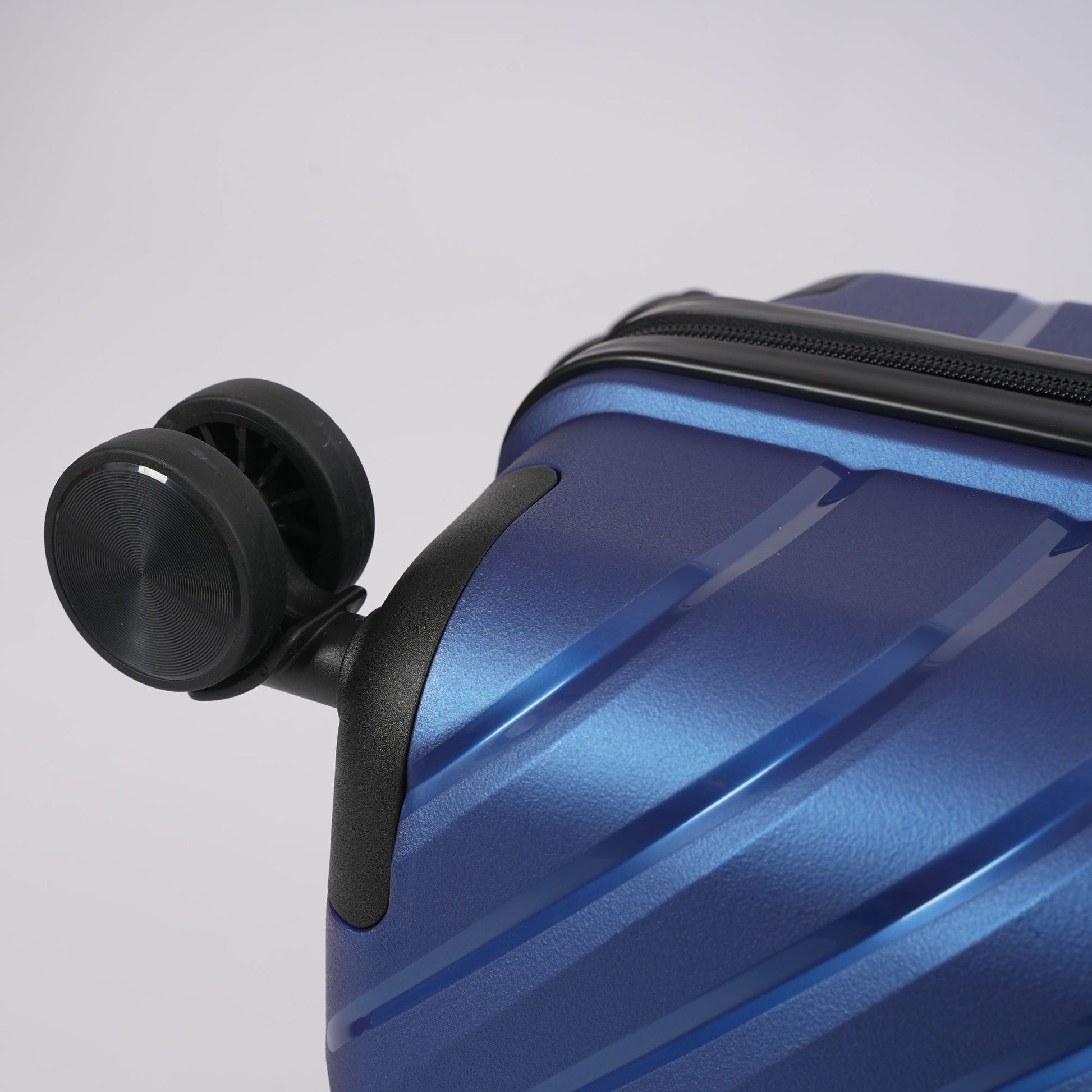 Stylish Blue Hardcase Luggage Set - 28', 24', and 20' Sizes - Korvel
