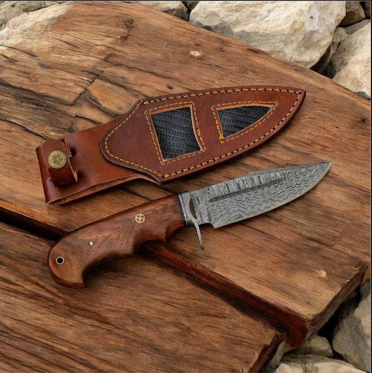 Exquisite Bobcat Knife with Damascus Steel Blade & Rosewood Handle – 9 Inches - Korvel