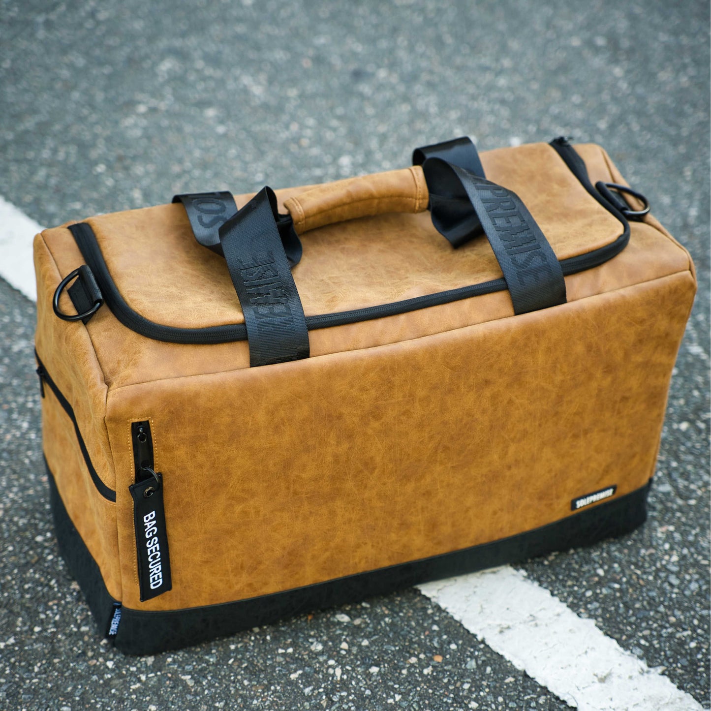 Bolsa de deporte de cuero marrón