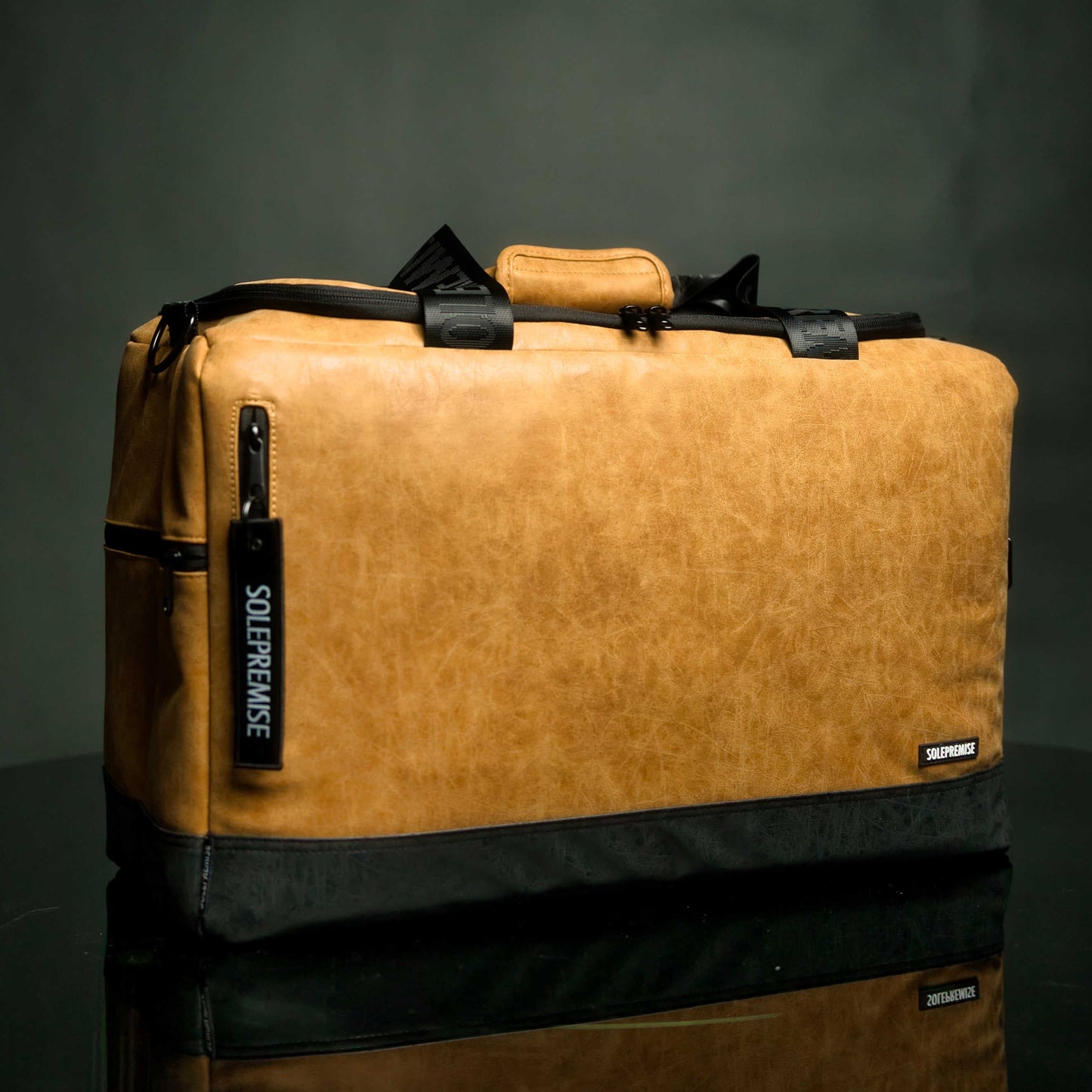 Bolsa de deporte de cuero marrón