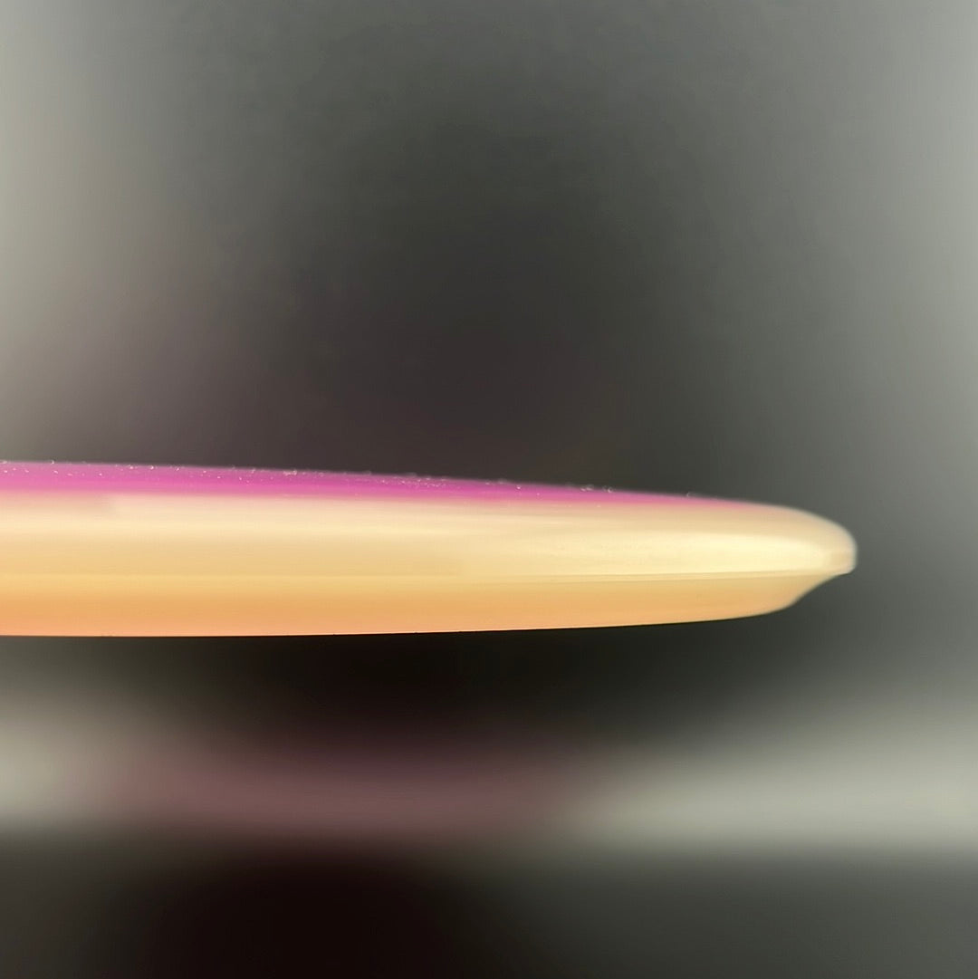 Opto Moonshine Orbit Claymore - Série Signature de Kristin Tattar