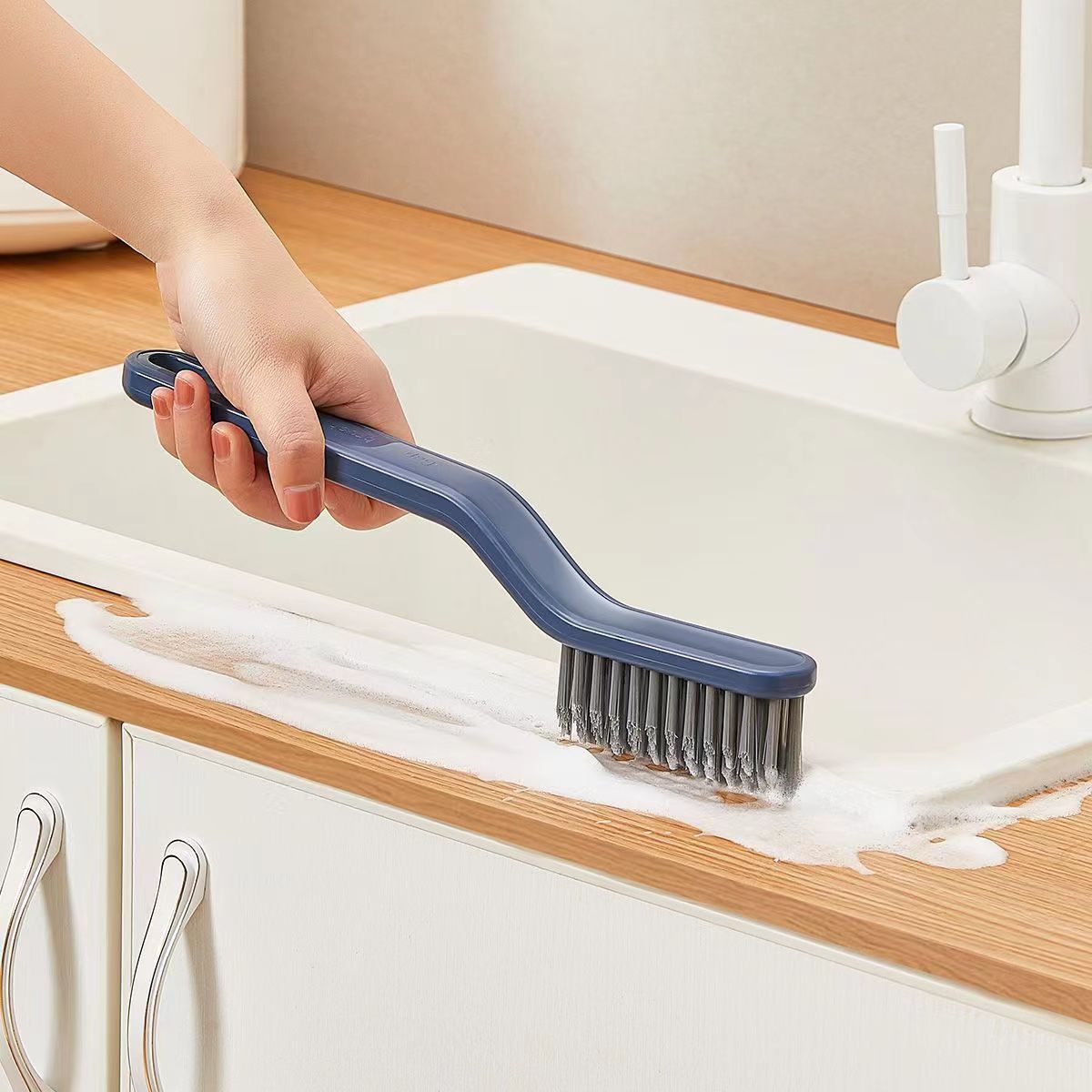 Cepillo de limpieza multifuncional para uso doméstico
