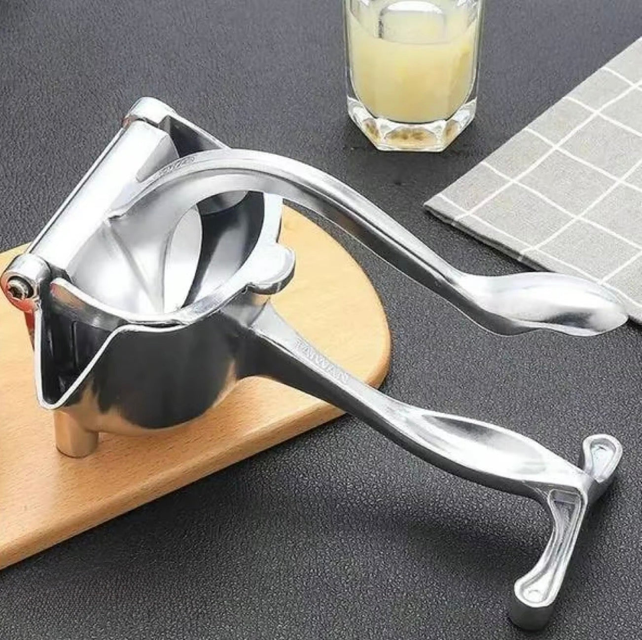 JuiceMaster Manual Press - Korvel
