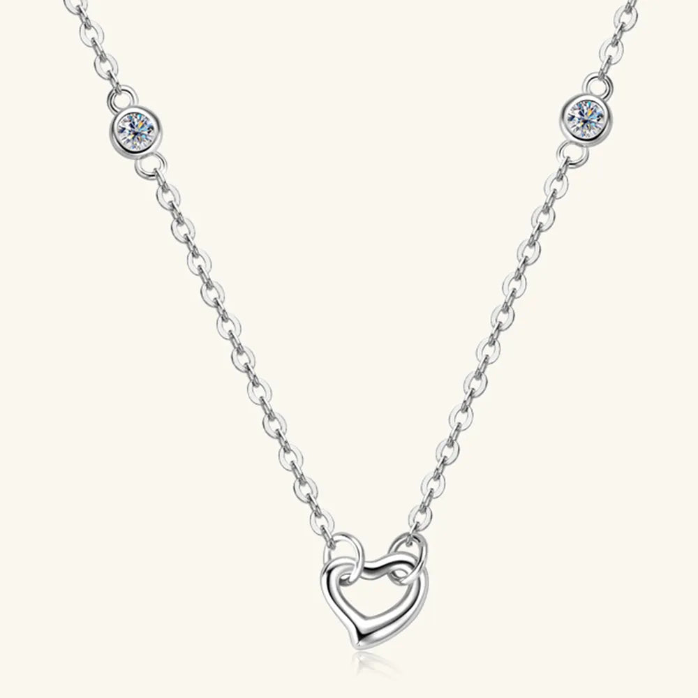 Collar de Corazón de Moissanita en Plata de Ley 925