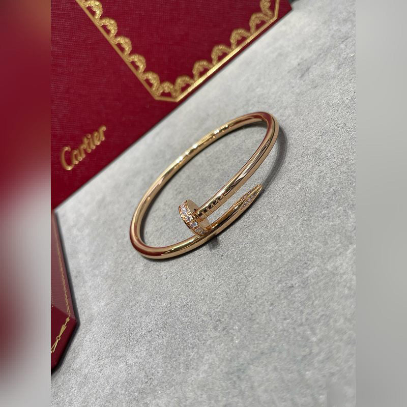 Bracelet à vis V-Gold en diamant pavé - Bracelet en acier titane élégant