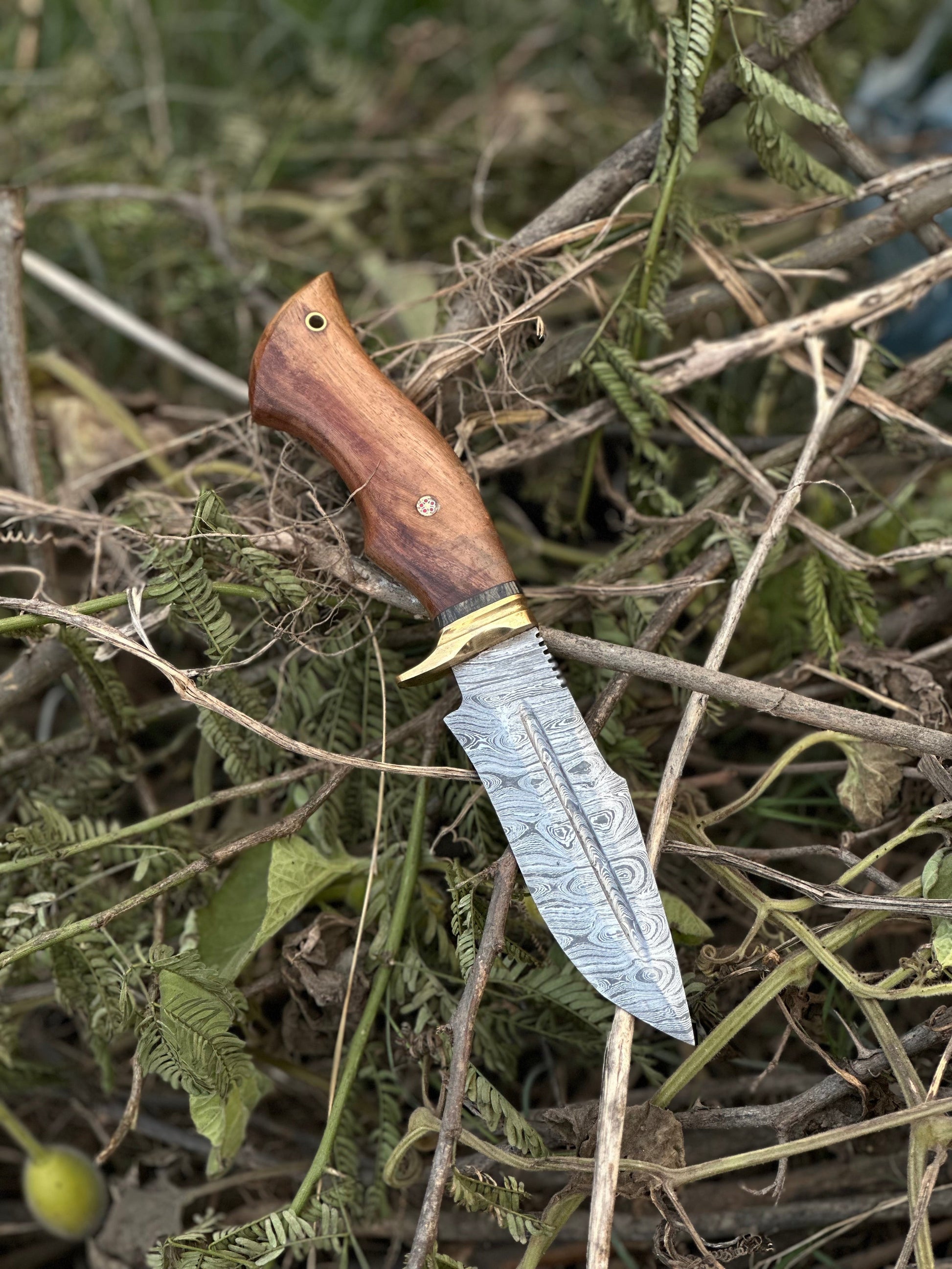 Premium 10" Damascus Steel Hunting Knife with Elegant Rosewood Handle & Leather Sheath - Korvel