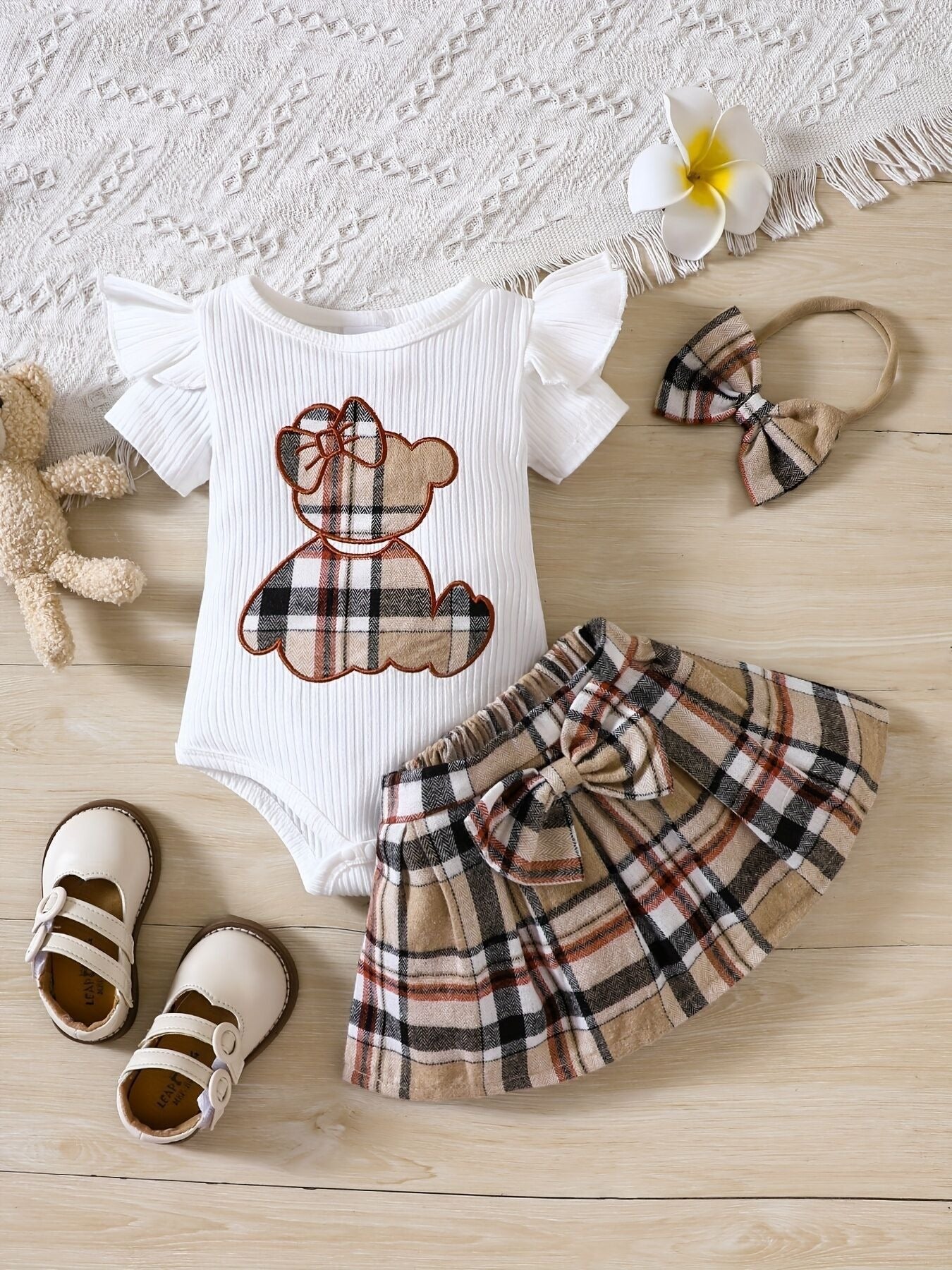 Charmant ensemble d'été pour fille nouveau-née avec broderie d'ours en peluche