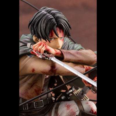 Attack on the giant army commander Liweier's figurine battle damage kneeling posture blood battle figurine anime model - Korvel