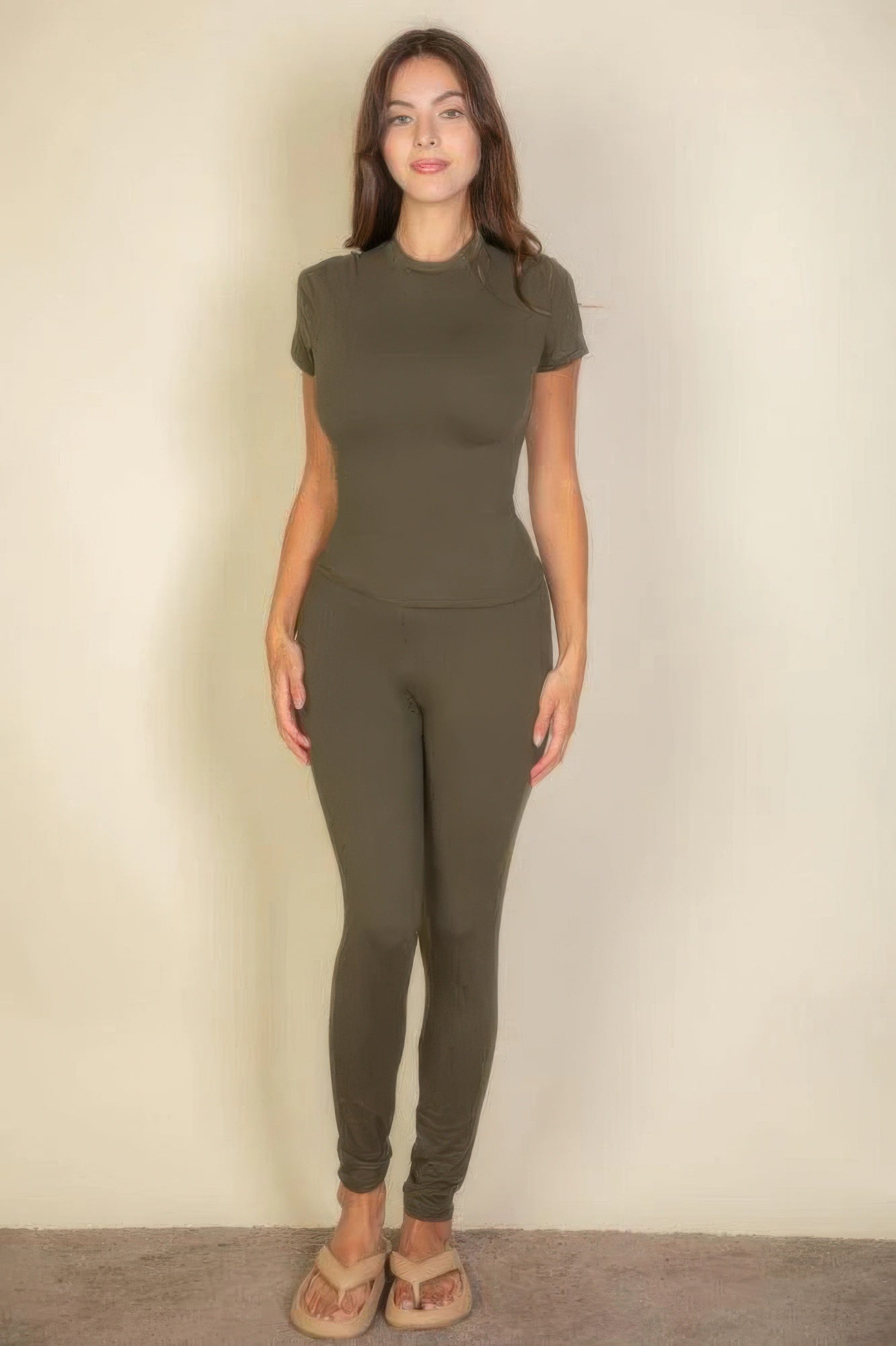 Short Sleeve Round Neck T-Shirt in Olive