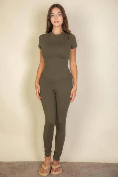 Short Sleeve Round Neck T-Shirt in Olive