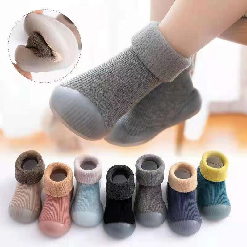 Baby walking shoes in autumn and winter with plush and thickened soft soles, non slip, pure cotton floor socks for both boys and girls to keep warm - Korvel