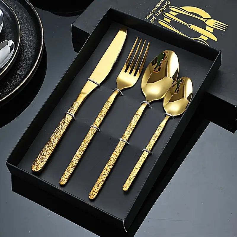 Ensemble de couverts en acier inoxydable 4 pièces pour un dîner élégant