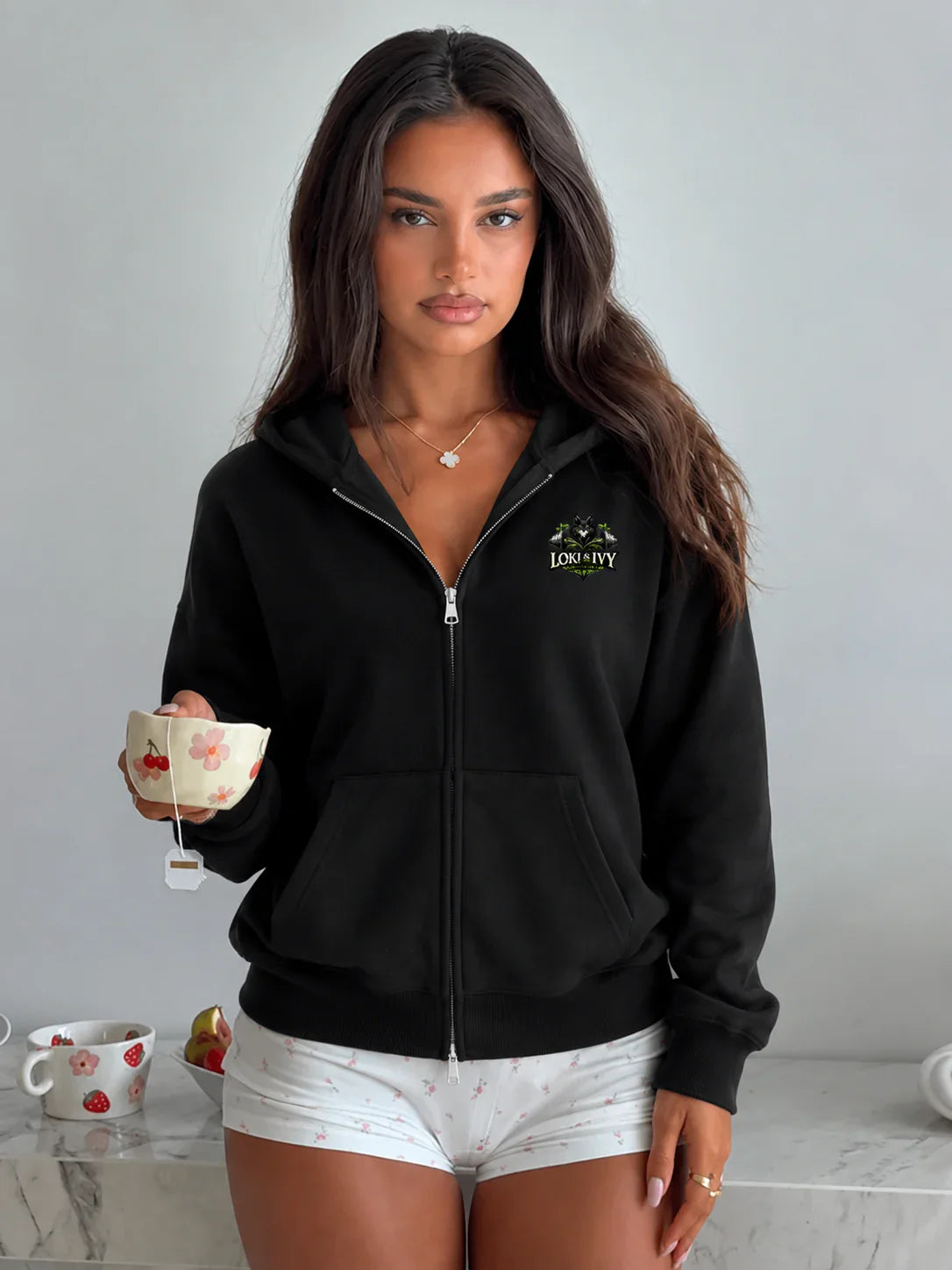 Hoodie à poche lourd essentiel Loki & Ivy