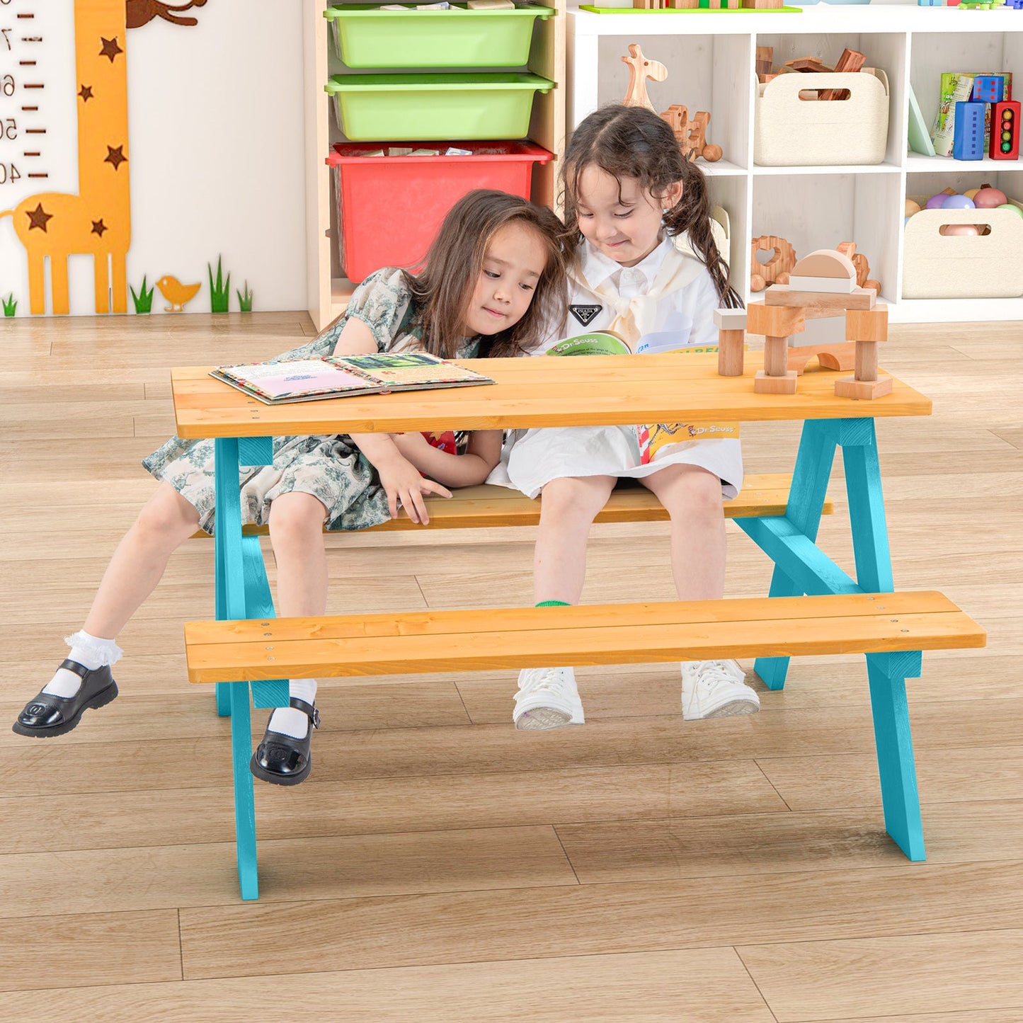 Table en bois d'extérieur pour enfants avec bancs