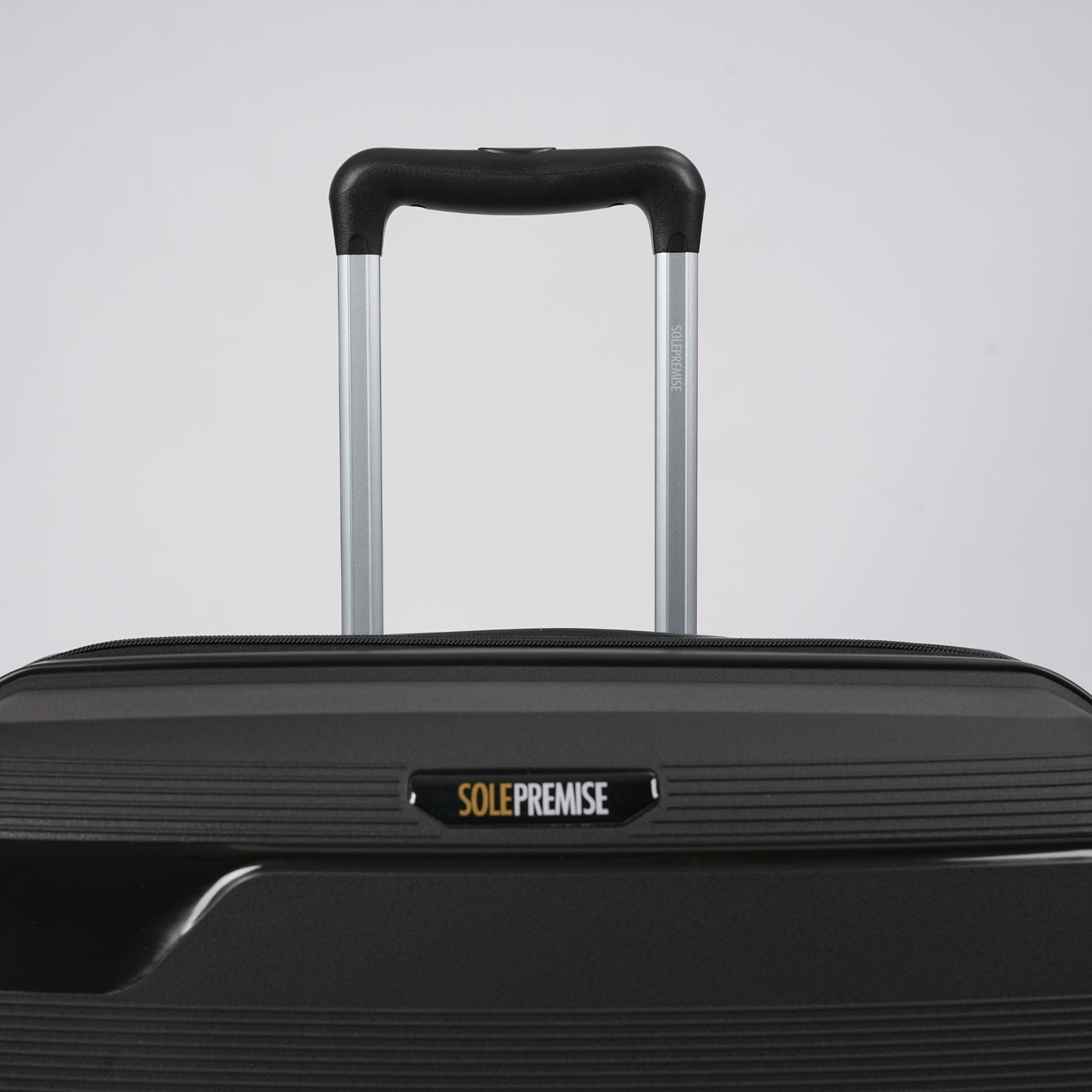 28-Inch Sleek Black Hardcase Spinner Luggage with TSA Lock - Korvel