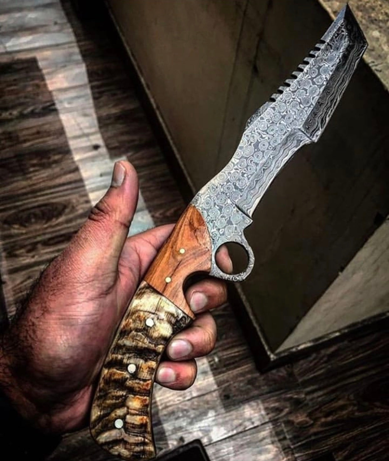 Premium Handcrafted Damascus Tanto Survival Knife - 13" Mountain Sheep Horn & Olivewood Handle | Horizontal Leather Sheath - Korvel