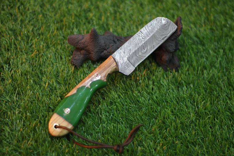 Premium Handmade Damascus Steel Bull Cutter Knife with Olive Wood & Epoxy Handle | 8-Inch Western Ranch Blade with Leather Sheath – KBS Kniv - Korvel