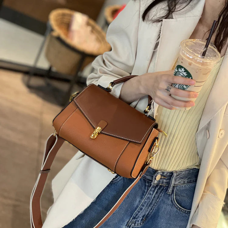 Chic Leather Crossbody Bag for Everyday Elegance