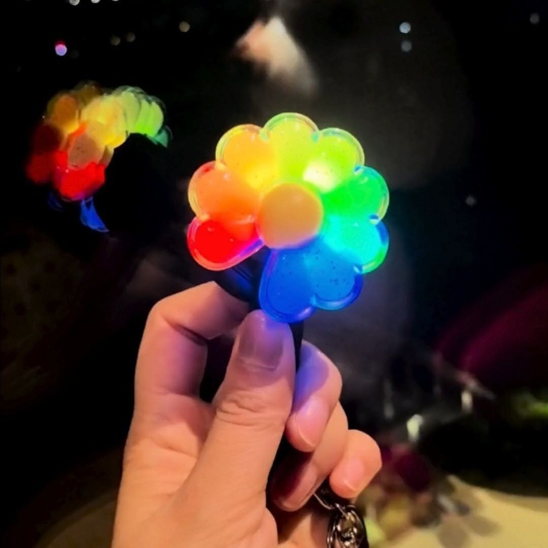 Daisy keychain GD gift pendant bag hanging decoration keychain peripheral gifts - Korvel