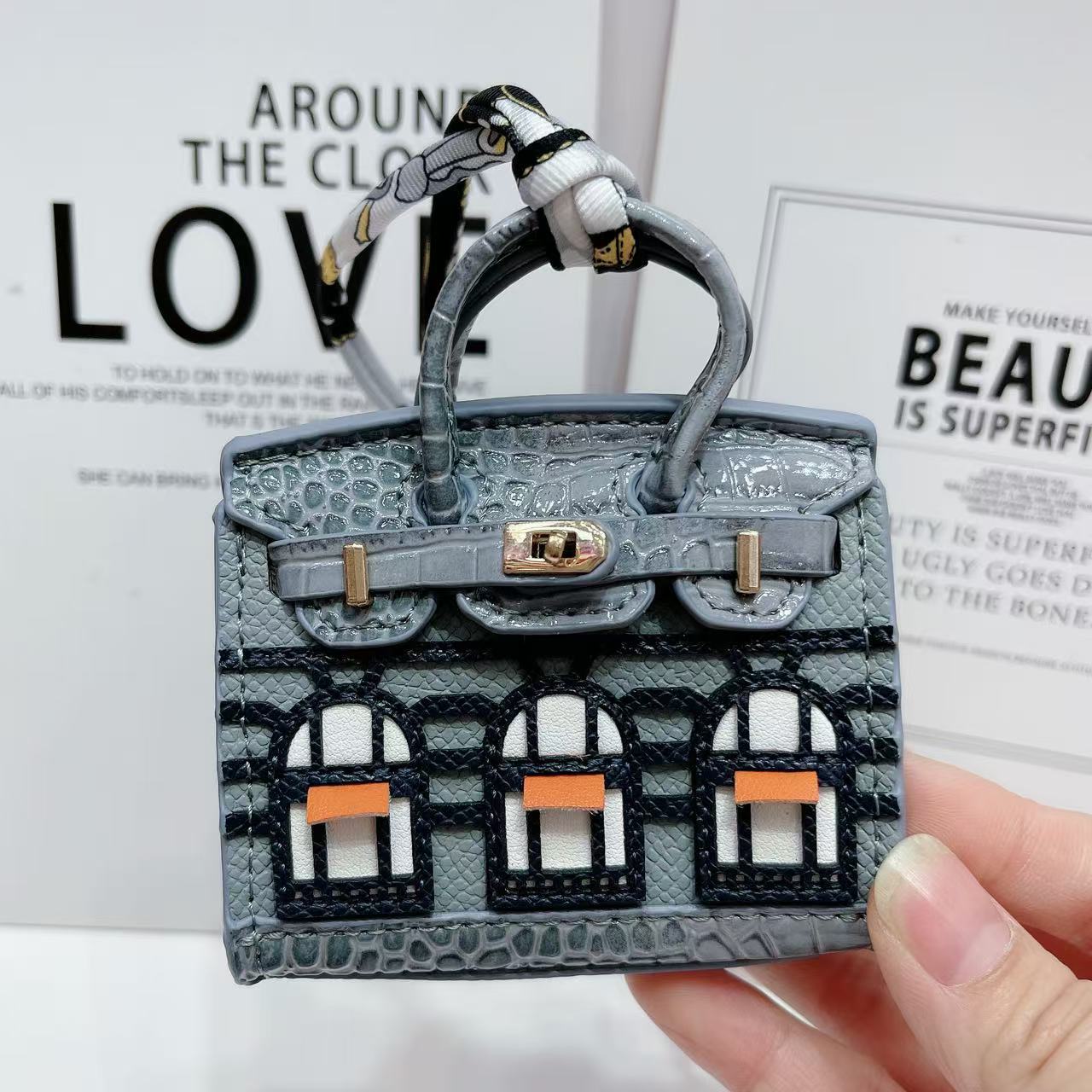 Small house bag mini window pendant headphone bag lipstick car key backpack backpack decoration - Korvel