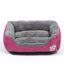 Cama para mascotas de felpa suave y acogedora con fondo impermeable