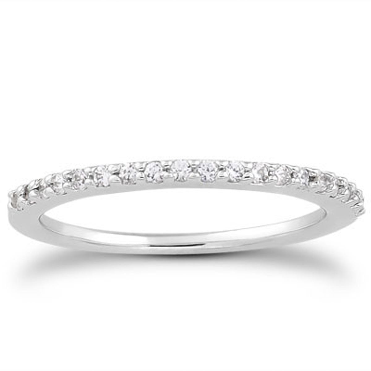 Anillo de boda de diamante de perfil delgado en oro blanco de 14k