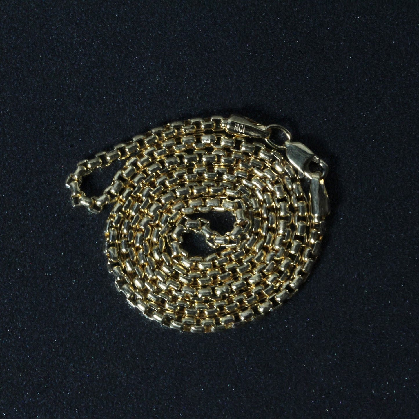 Chaîne en boîte ronde en or jaune 14k de 2,4 mm