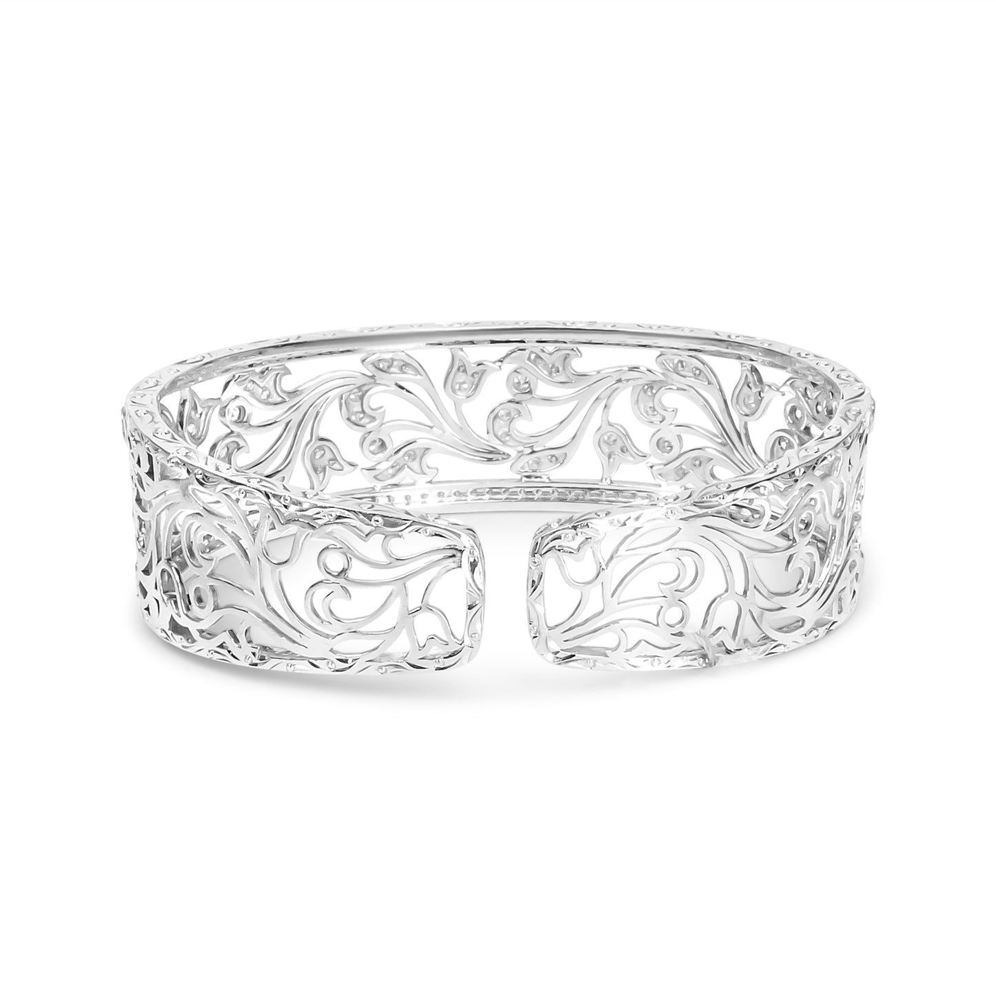 Brazalete Cuff de Filigrana Floral en Oro Blanco de 18K con Diamantes Pave