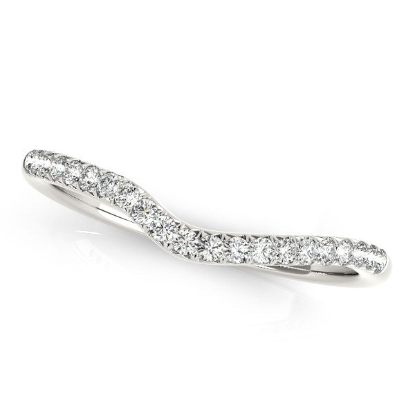 Anillo de boda de diamantes pavé curvado de oro blanco de 14k
