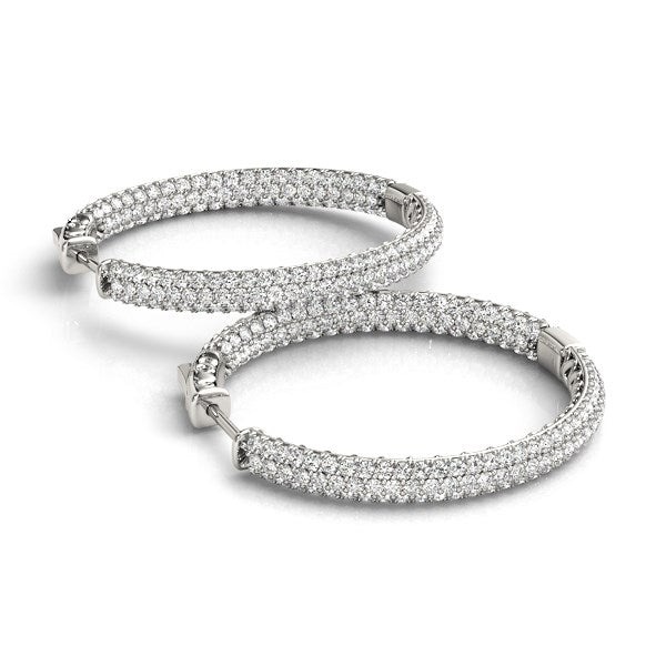 Pendientes de aro de diamantes pavé de dos filas en oro blanco de 14k