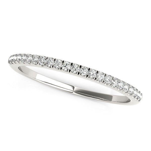Anillo de boda de diamantes con engaste estilo scallop de oro blanco de 14k