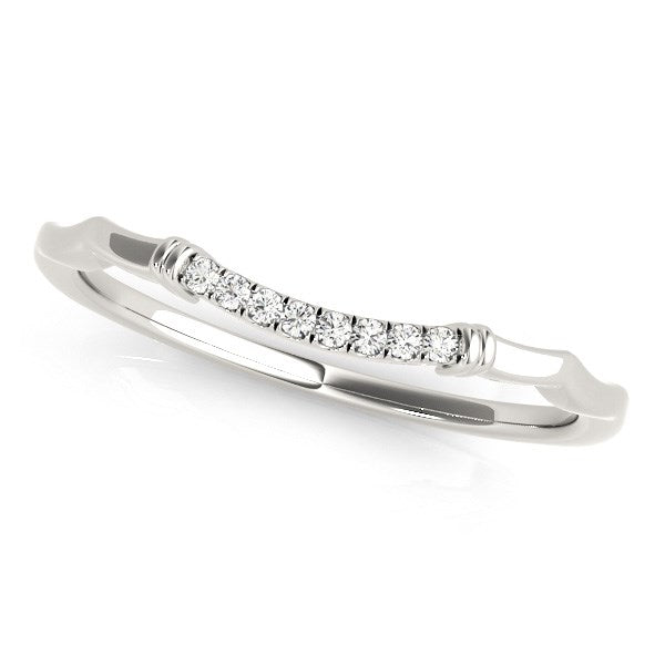 Anillo de boda de diamantes engastados en pavé con diseño de ola en oro blanco de 14k