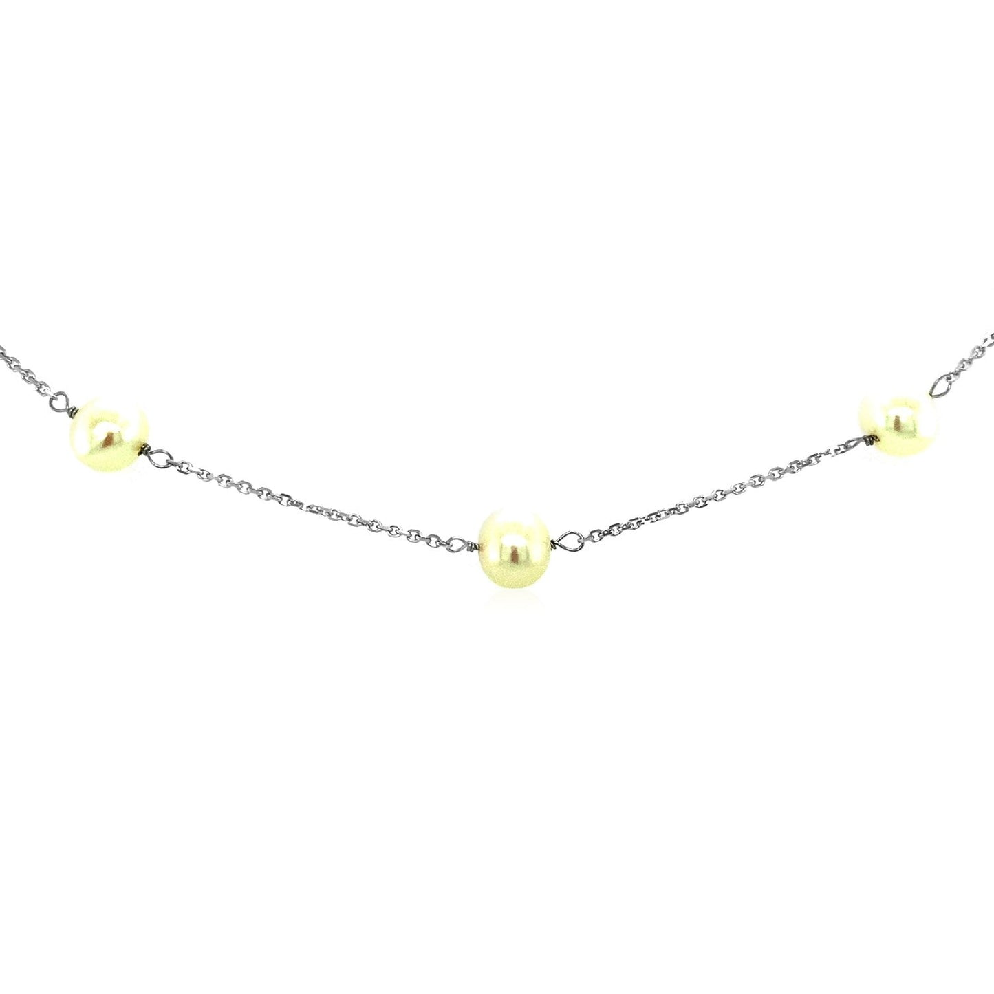 Collier élégant en or blanc 14 carats avec perles blanches