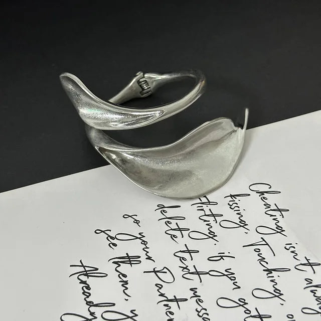 Metal leaf shaped flower bracelet bracelet - Korvel