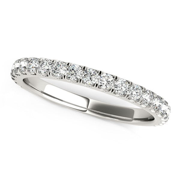 Anillo de boda de diamantes con engaste pavé en oro blanco de 14k
