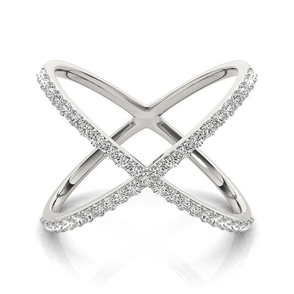 Anillo delgado estilo X de oro blanco de 14k con diamantes