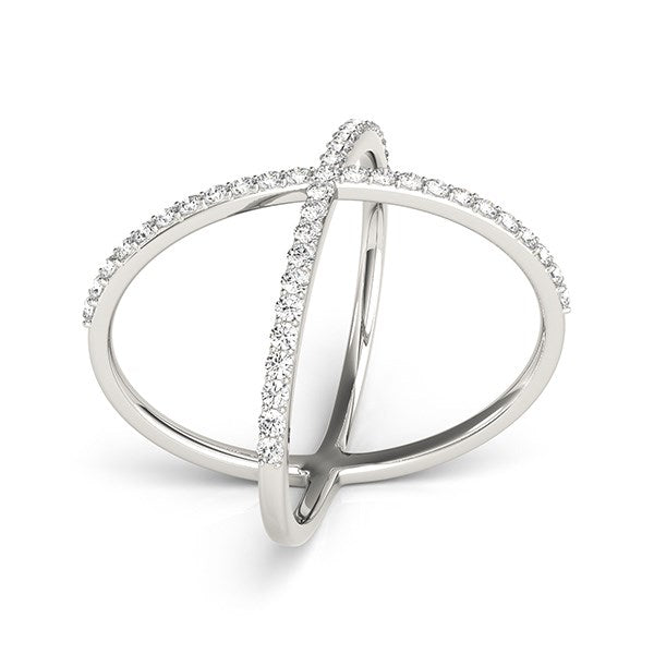 Anillo delgado estilo X de oro blanco de 14k con diamantes
