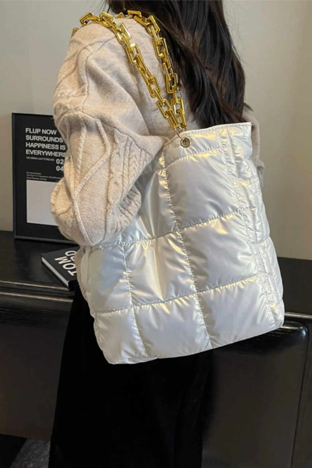 Bubble Texture Chain Handbag - Korvel
