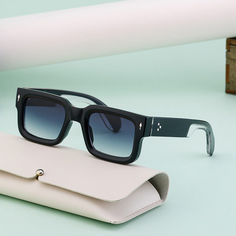 Fashionable boxy sunglasses for men with a simple frame that can be paired with nearsighted glasses - Korvel