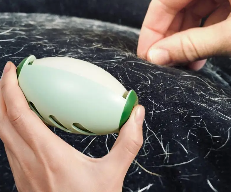 Portable Mini Lint Roller for Effortless Hair Removal