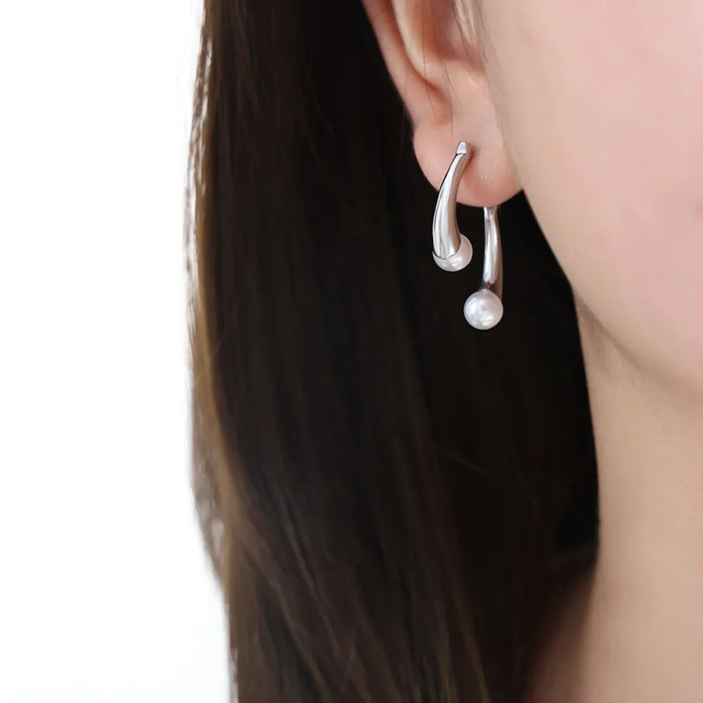 Elegant split design with high gloss pearl inlay simple titanium steel gold-plated earrings - Korvel
