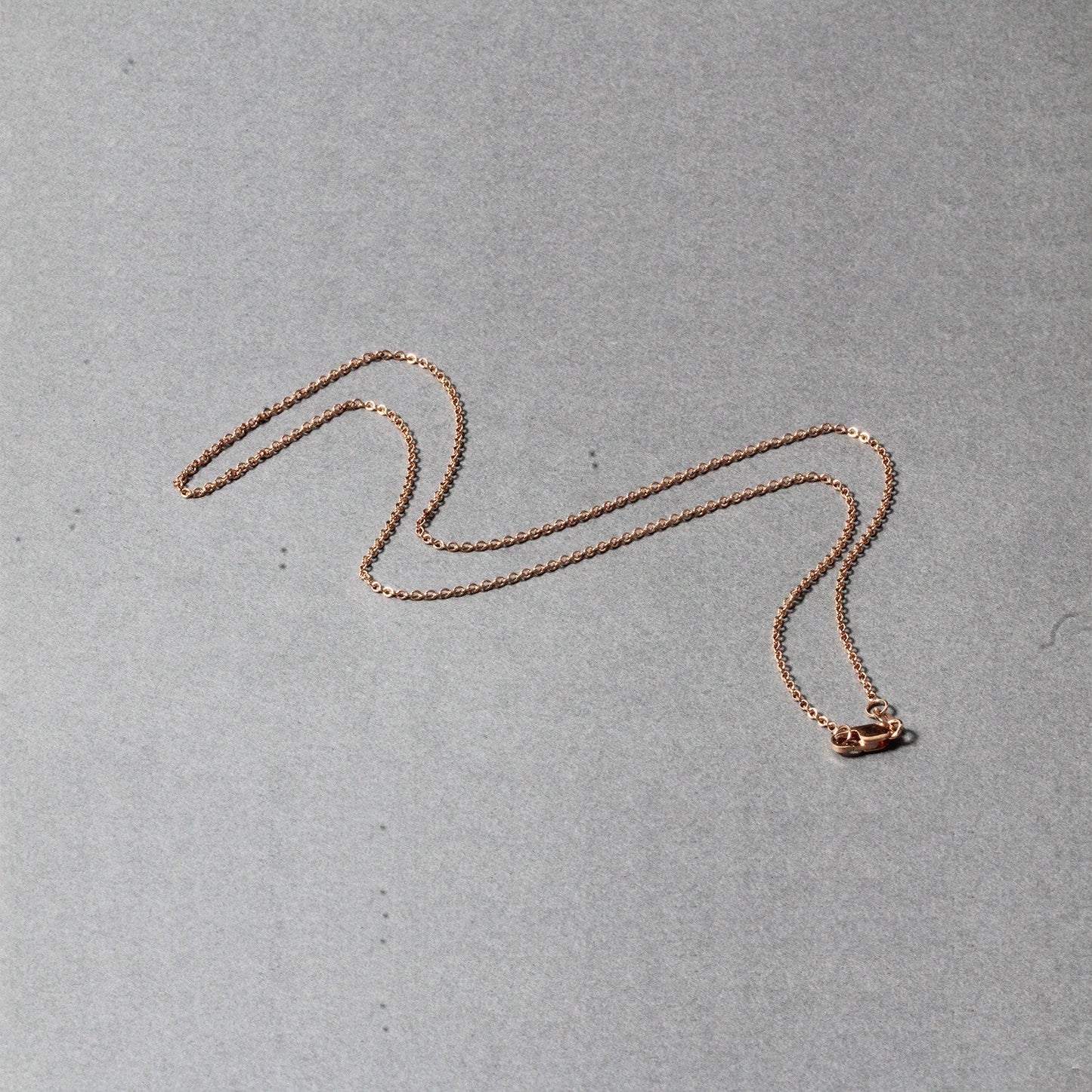 Cadena de eslabones redondos de cable de oro rosa de 14k - 1.25 mm