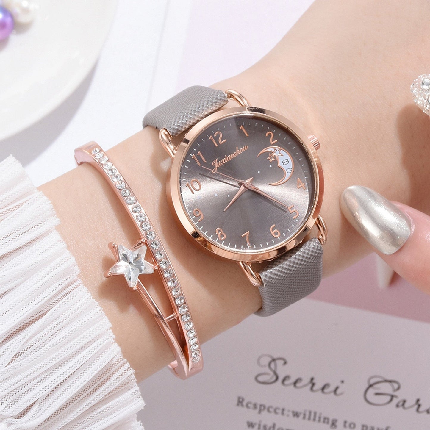 Reloj de lujo para mujer con correa de cuero - Elegante pieza de tiempo