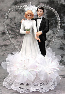 Braided Glass Heart with Porcelain Couple Cake Topper