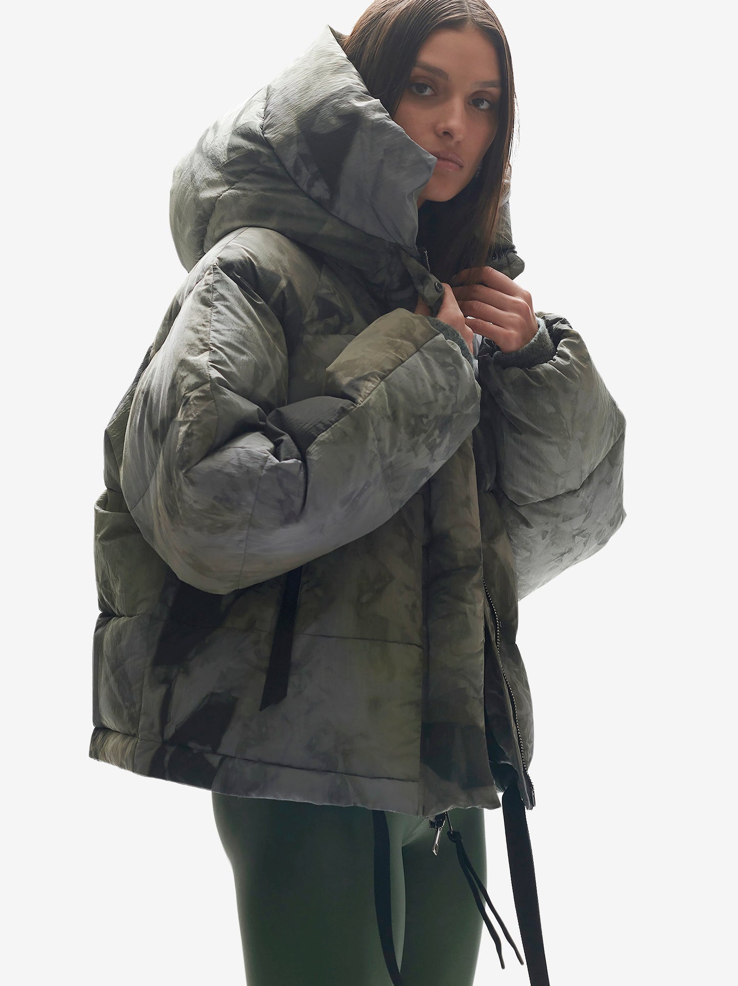 Short Down Puffer - Rekall Tie - Korvel