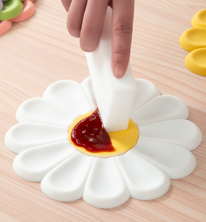 Creative Daisy Flower Household Oil and Heat Resistant Small Fresh Japanese and Korean Bowl and Plate Mats - Korvel
