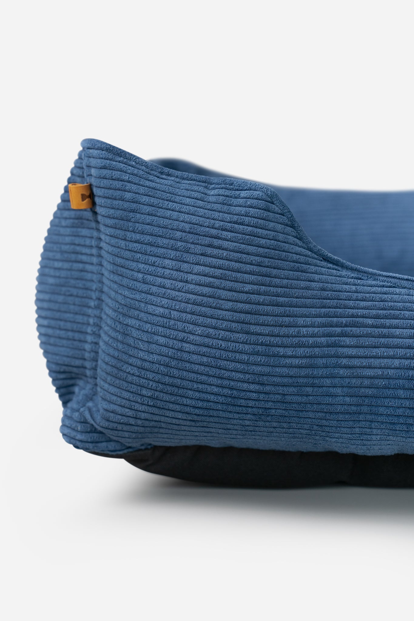 Cama para perros de terciopelo azul lujosa