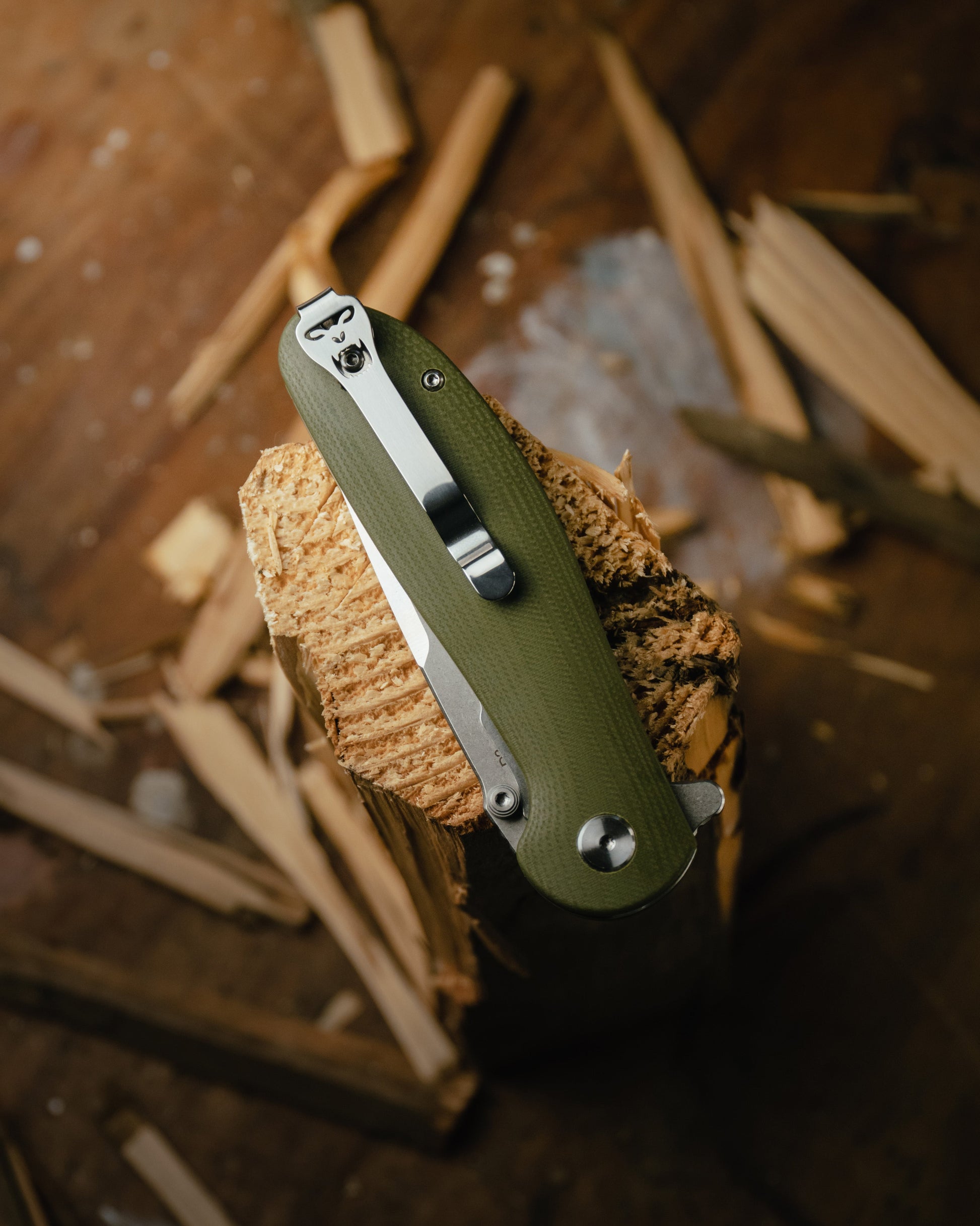 The Straight Back Folding Pocket Knife Giftset for Men and Women (Silver and Green) - Korvel