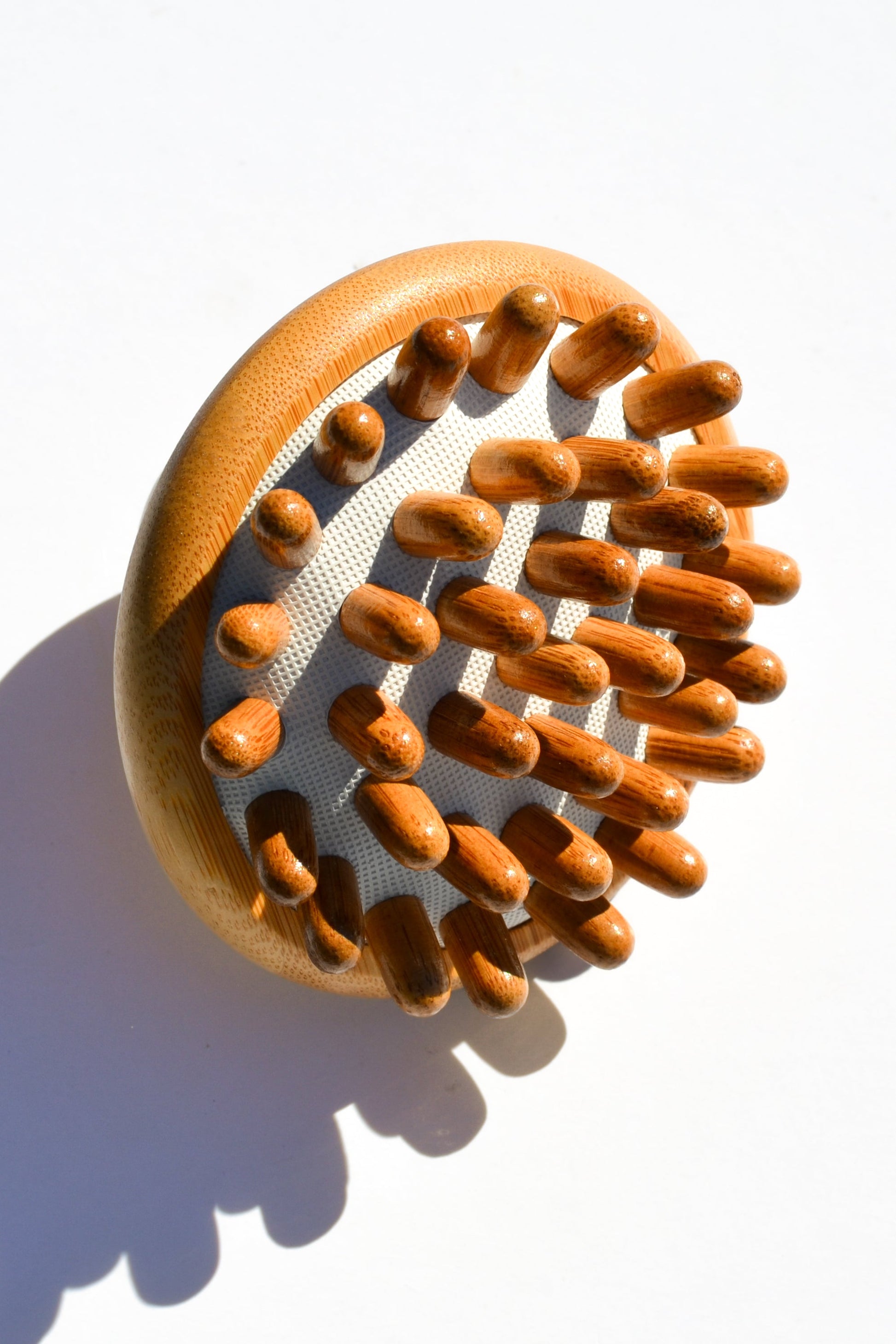 Bamboo Stimulating Scalp Massager - Korvel
