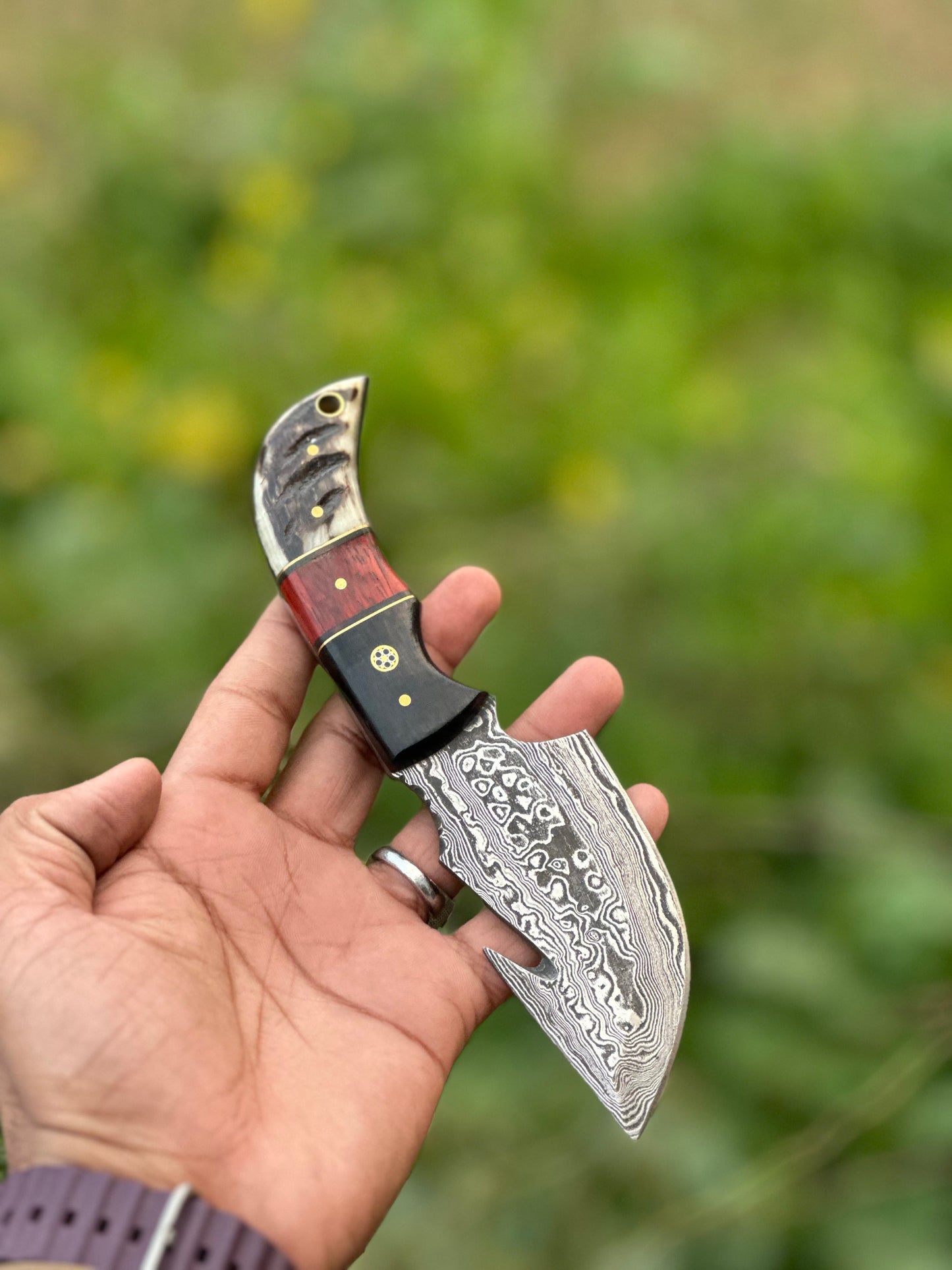 Artisan Crafted Damascus Steel Guthook Skinning Knife with Elegant Resin Handle - 7.5” Precision Blade & Leather Sheath - Korvel